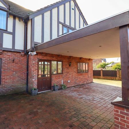 Maesbury Manor Villa Oswestry Exterior foto